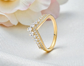 Tiara Wishbone Ring, 14K Gold Plated Ring for Women, Minimal Curved Jewellery Gift with Sparkling Stones for Her, Stacking Ring Style