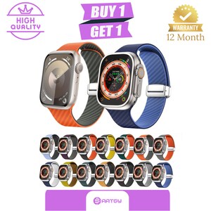 Könnte beinhalten: Zwei Apple Watch Series 8 Smartwatches mit verschiedenen Armbändern. Die Uhr links hat ein orangefarbenes Armband und die Uhr rechts ein blaues Armband. Die Uhren werden mit einer Vielzahl anderer farbiger Armbänder im Hintergrund angezeigt. Der Text "BUY 1 GET 1" wird in der oberen linken Ecke des Bildes angezeigt. Der Text "WARRANTY 12 Month" wird in der oberen rechten Ecke des Bildes angezeigt.