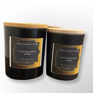 Candela profumata al cactus e legno di sandalo: un aroma fresco e verde di cactus con le note calde e legnose del legno di sandalo, candela True essence. immagine 1