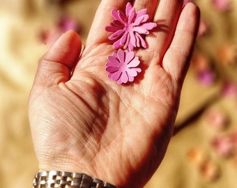 Paper flowers for craft projects, Paper Craft, scrapbooking, art journaling, card making, craft decorations