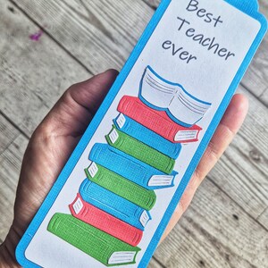 Meilleur marque-page pour enseignant : cadeau fait main pour enseignant, pile de livres, insertion de carte de fin d'année, cadeau de remerciement, marque-page en papier bleu