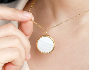 Personalized Mother Of Pearl Locket Pendant, Vintage Locket Necklace, Photo Locket Necklace, Wedding Gift, Christmas Gift, Gift for Her