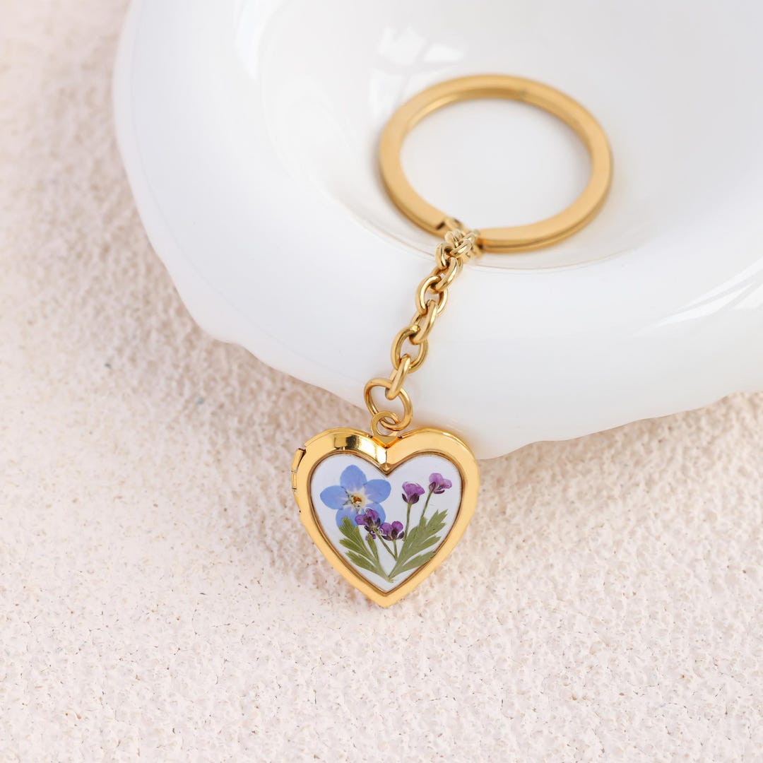 Pressed Powder On Key Chain Custom Photo Heart Keychain, Pressed Flower Forget Me Not Keychain ...