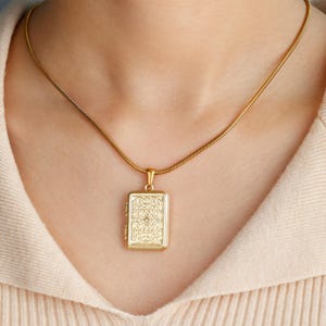 Collar con medallón personalizado con foto, medallón rectangular, collar dorado, regalo conmemorativo, regalo de boda, regalo de Navidad