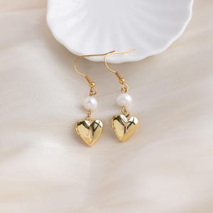 Pendientes de medallón personalizados con foto, aros de corazón con medallón de estilo vintage, pendientes con letras, joyas personalizadas, regalo de boda, regalo para ella