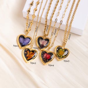 Handmade Pressed Flower Necklace with Photo, Heart Locket with Photo, Pressed Flower Locket, Christmas Gift, Birthday Gift, Mom Gift for Her
