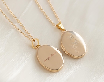 Butterfly Engraved Oval Necklace with Photo, Photo Locket Necklace, Butterfly Necklace, Christmas Gift, Wedding Gift, Sister Gift for Her
