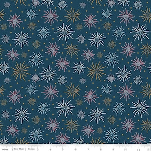 Puede incluir: Un patrón sin costuras que presenta fuegos artificiales en tonos de rosa, azul y dorado sobre un fondo azul oscuro. Los fuegos artificiales están dispuestos en un patrón repetitivo, creando un diseño festivo y celebratorio.