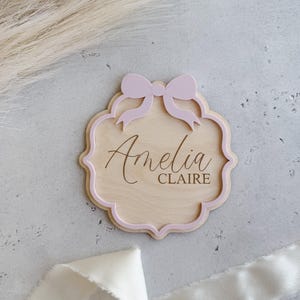 Faire-part de naissance avec nœud l Stat de naissance arrivée du bébé l Disque de naissance pour nouveau-né l Panneau d'hôpital en bois l Accessoire photo de bébé l Panneau de faire-part