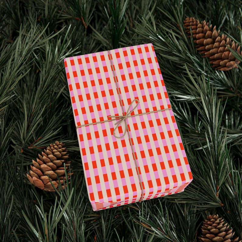 Candy Stripe Christmas Wrapping Paper, Pink and Red Modern Gift Wrap Bild 2