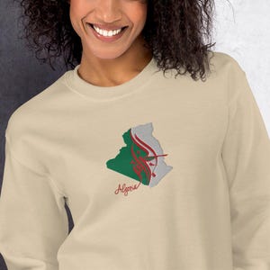 Algeria (الجزائر) Embroidered Sweatshirt – Large Algeria Map & Arabic Calligraphy – Flag Colors Design – North African Heritage – Unisex Top