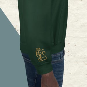 Arabic Calligraphy on Right Sleeve أنا عربي Embroidered Sweatshirt – Minimalist Arab Man Statement Crewneck – Arabic Pride Clothing