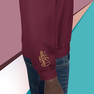 Arabische kalligrafie op rechtermouw Geborduurd sweatshirt أنا عربية – – Minimalist Arab Woman Statement ronde hals – Arabic Pride Clothing