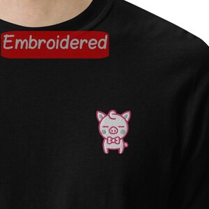 Linda camiseta bordada de cerdo rosa con pajarita, camiseta de algodón unisex, camisa casual de dibujos animados de animales para todas las edades, top de moda minimalista