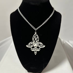 Unsigned vintage white enamel pendant necklace
