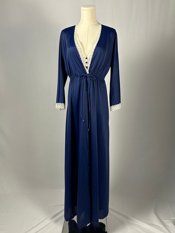 1970s Vanity Fair 2 pc nightgown and robe