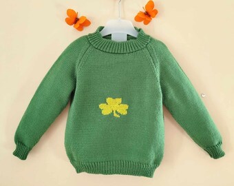 Suéter infantil afortunado - Diseño de trébol bordado a mano - Jersey de punto verde