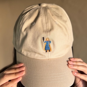 Holly the Heroic Hat