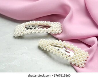 Handmade new white pearl hairpin for broken hair with bangs and forehead