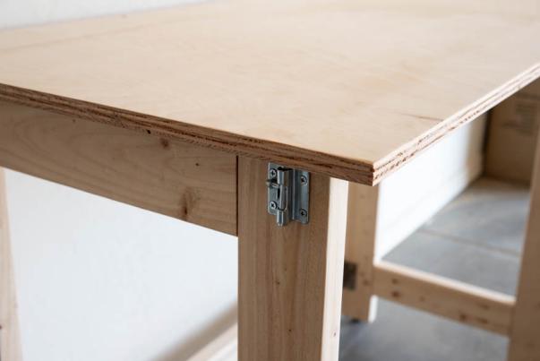DIY Easy Folding Mobile Workbench Table on Castors Wheels Woodworking ...