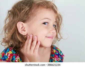 Children wear simple jewelry, handmade elegant unique pendant gold earrings