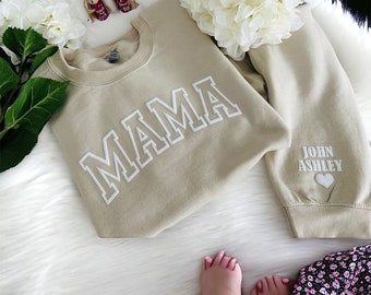 Gepersonaliseerde Mama Sweatshirt | Bladerdeegbrieven | In reliëf gemaakte namen | Moeder verjaardagscadeau | Aangepaste moeder trui | Cadeau voor haar | Moeder geschenken