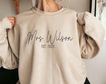 Benutzerdefinierte Zukunft Frau Sweatshirt Verlobung Brautdusche Muttertag Geschenk für die Braut, um personalisierte Verlobte Pullover zu sein Ich sagte Ja Geschenke