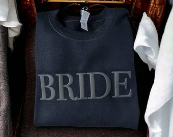 Sweat-shirt personnalisé pour mariée, cadeau de fiançailles, cadeau de douche nuptiale unique, future Mme, cadeau de mariage avec manches en coeur