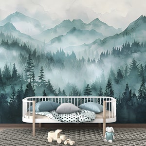 Murale con montagne e foreste ad acquerello, carta da parati astratta con montagne color menta, murale con paesaggio nebbioso verde morbido staccabile e incollato per la scuola materna