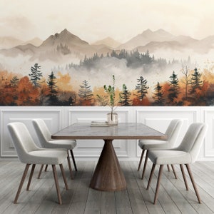 Carta da parati con foresta autunnale e montagne nebbiose, stacca e incolla arte paesaggistica arancione e grigia, decorazioni in montagna ad acquerello