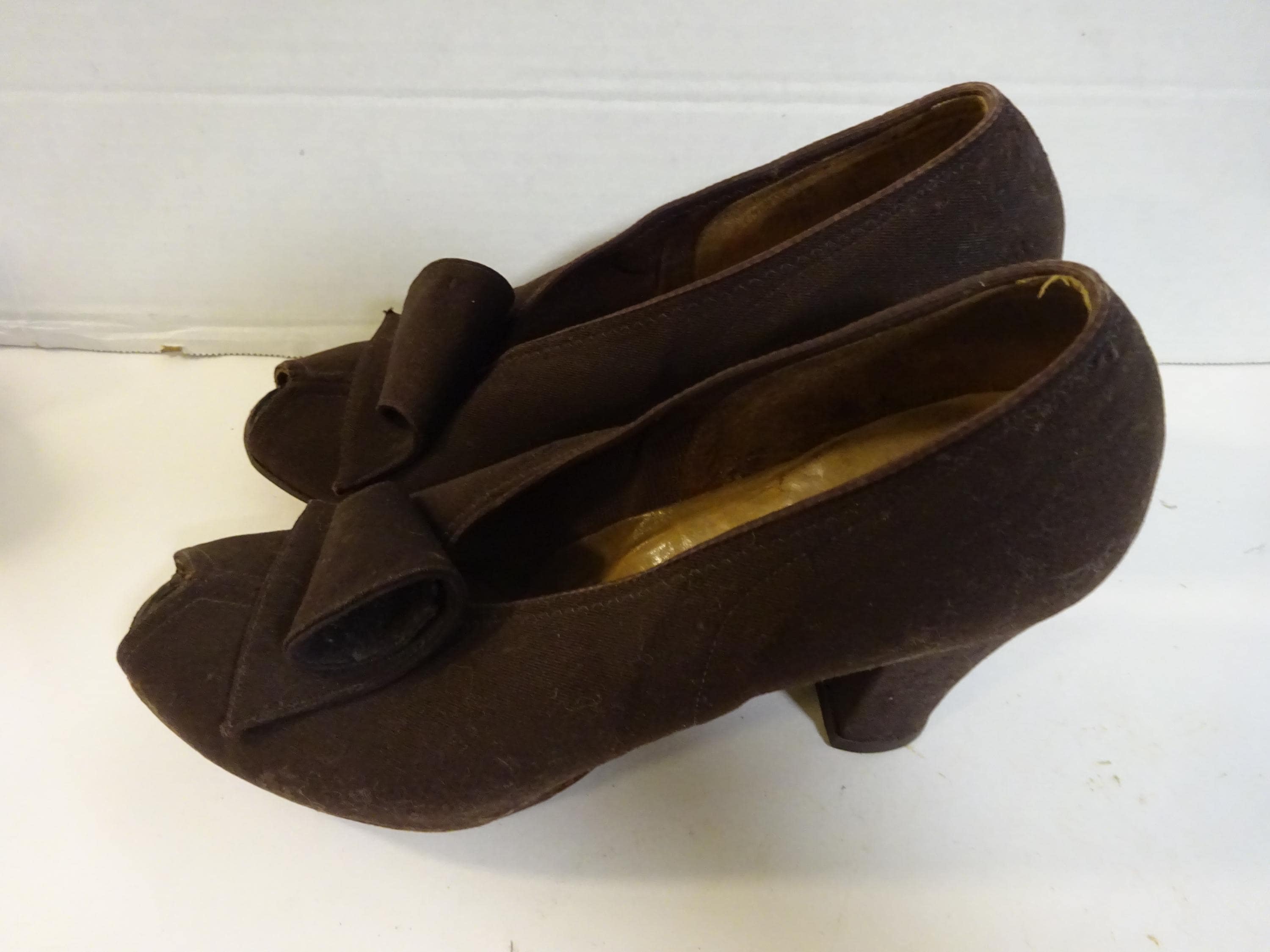 Vintage Stafford Black Leather Wingtip Shoes Size 11 EU 44 Cat\'s Paw Heels Cats Paw Heel In Men main image 3
