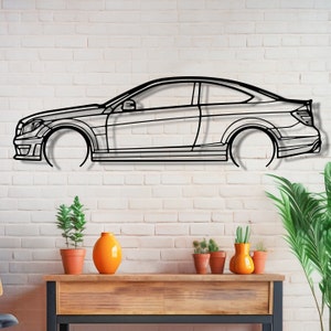 C63 Amg Metallwandkunst, Wandschild für die Autowerkstatt, Racing Automobile Decor, Autoliebhaber Männer Geschenk, Mercedes Garage
