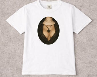 Nonne Grafik Baby T-Shirt, Vintage religiöse Kunst Shirt, Gothic Ästhetik Top, Edgy Retro Baby T-Shirt, Y2K Ästhetik Shirt, Statement Top