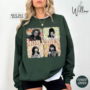Cool Mom Club Retro Sweatshirt, Vintage 90s Vibes Funny Mom Sweater, Cozy Pullover for Mother’s Day or Everyday Style