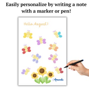 Puede incluir: Una tarjeta rectangular blanca con el texto "Hello August!" en la parte superior y "Amanda" en la parte inferior. La tarjeta est&aacute; decorada con m&uacute;ltiples ilustraciones de mariposas coloridas y tres girasoles con hojas verdes. El texto "Easily personalize by writing a note with a marker or pen!" aparece sobre la tarjeta.