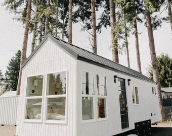 Queen White,,tiny house, tiny house for sale, cabine house, tiny on wheels ,prefab house, container house, mobile house, tinhouse, house