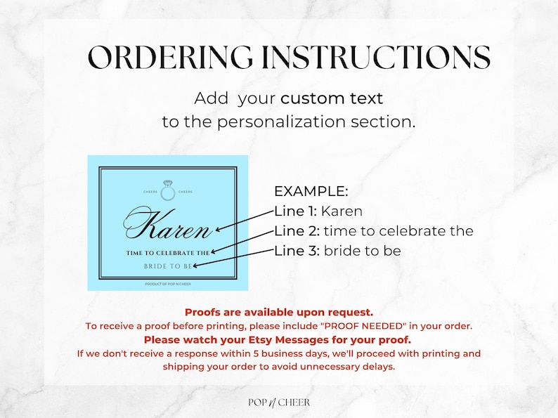 Pu&ograve; includere: Un grafico di istruzioni con il titolo ORDERING INSTRUCTIONS. Mostra un'etichetta rettangolare azzurra con un'icona ad anello e del testo. Un esempio mostra Line 1: Karen, Line 2: time to celebrate the e Line 3: bride to be.