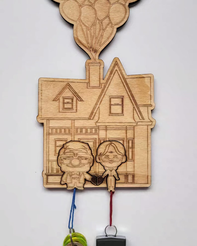 2, 3 oder 4 Charaktere Movie Up House Personalisierter Schlüsselhalter aus Holz für die Wand, Schlüsselhalter für den Eingangsbereich, Schlüsselanhängerhalter Bild 4