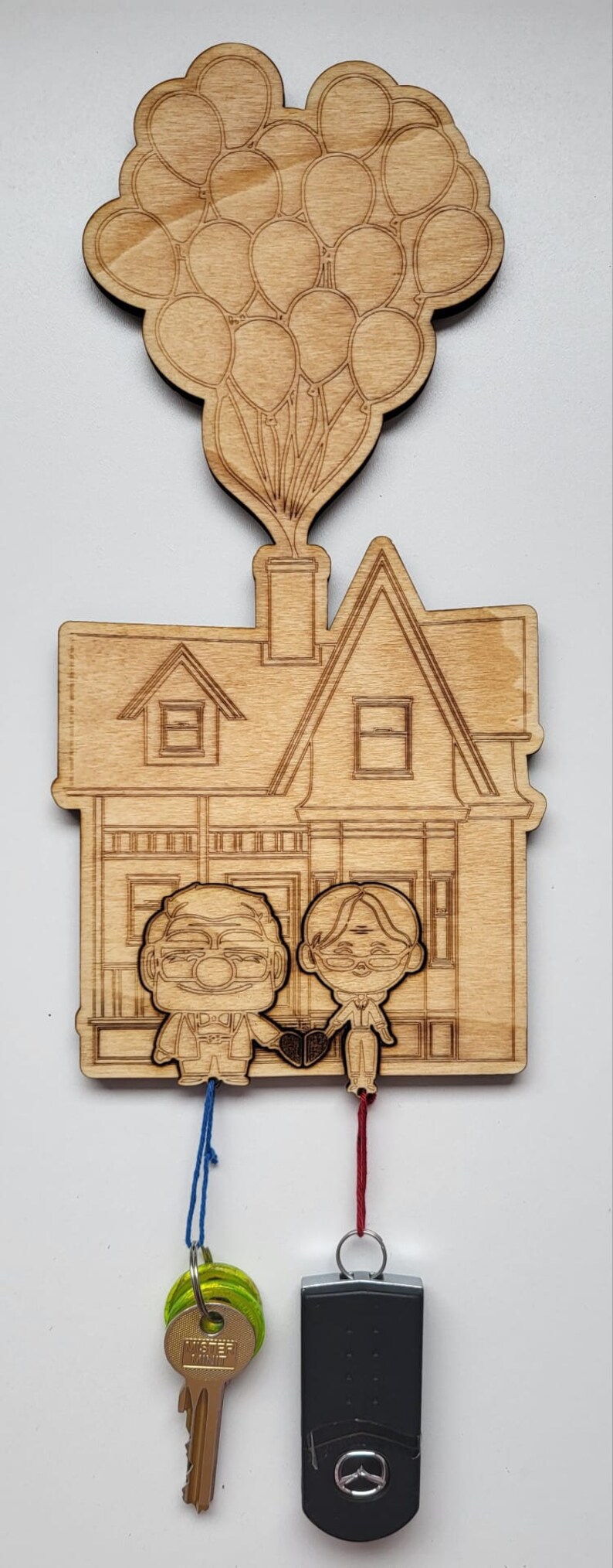 2, 3 oder 4 Charaktere Movie Up House Personalisierter Schlüsselhalter aus Holz für die Wand, Schlüsselhalter für den Eingangsbereich, Schlüsselanhängerhalter Bild 7
