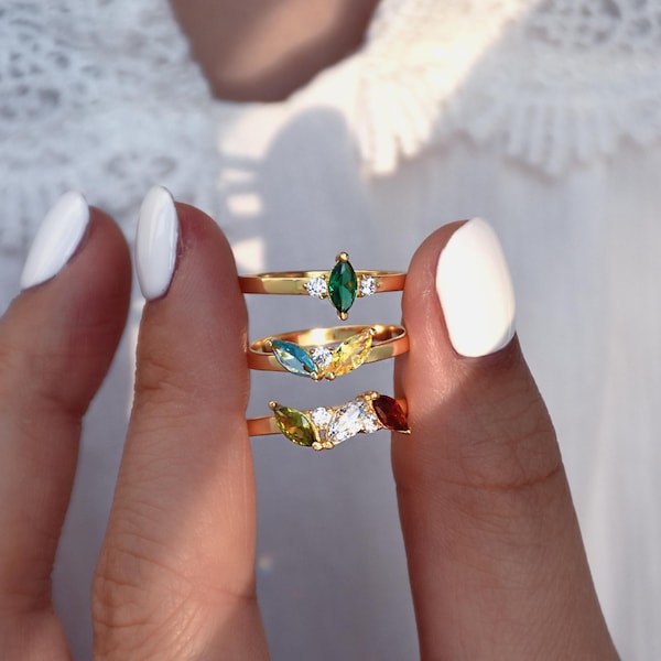 Anillo con piedra natal familiar delicada, anillo con múltiples piedras natales, anillo con piedra natal marquesa para mamá, anillos con piedras natales personalizados, regalo de Navidad.