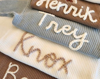 Pull personnalisé pour bébé avec nom et monogramme brodés à la main - Un cadeau parfait de la tante pour un bébé, cadeau de Noël pour les nouveau-nés et les anniversaires