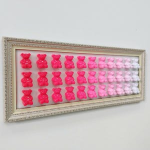Pop Art 3D Pink Ombre Gummy Bear Resin Sculpture Wall hanging Wall Art Resin Kids Room Decor Modern Galery Framed Candy Decor 24 x 10&#39;&#39;