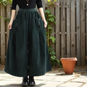 Pantalones de pana anchos con cintura elástica y bolsillos, estilo rústico informal de principios de otoño, estilo victoriano relajado para mujer.
