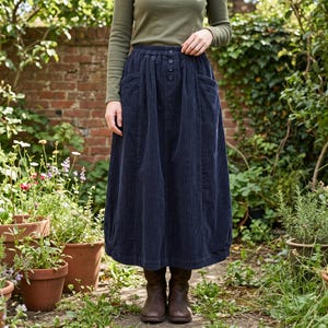 Corduroy rok met dubbele voorzakken: rok met elastische taille in Victoriaanse cottage-stijl