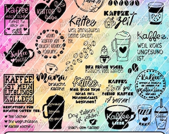 Op de afbeelding: Een digitale collectie van 33 zwarte grafische ontwerpen met koffie-illustraties en Duitse tekst op een regenboog aquarel achtergrond. De ontwerpen bevatten koffiekopjes, bonen, hartjes en zinnen zoals Kaffee, Kaffee junkie en Kaffee liebe.