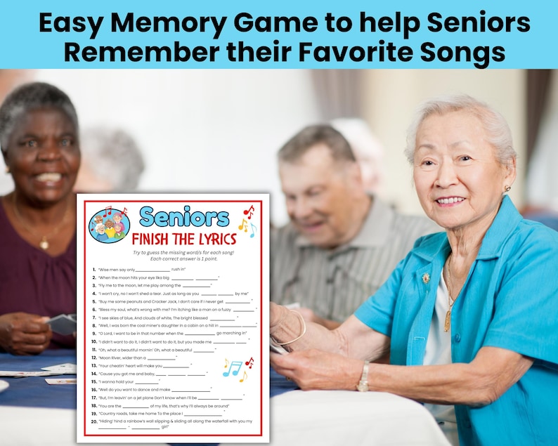Może przedstawiać: Gra pamięciowa dla senior&oacute;w z tekstem "Seniors FINISH THE LYRICS". Gra ma na celu pom&oacute;c seniorom zapamiętać ich ulubione piosenki. Zdjęcie przedstawia grupę senior&oacute;w grających w grę.
