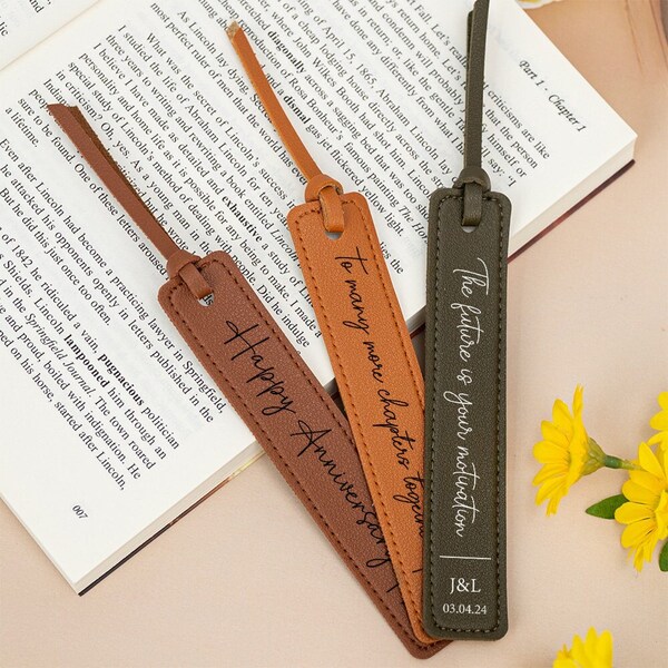 Personalized Leather Bookmark,Custom Bookmark with Name,3 Year Leather Anniversary,Gifts for Him Her,Gift for Readers,Father's Day Gifts