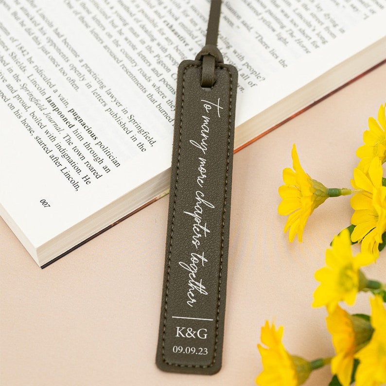 Personalized Leather Bookmark,Custom Bookmark with Name,3 Year Leather Anniversary,Gifts for Him Her,Gift for Readers,Father's Day Gifts zdjęcie 2