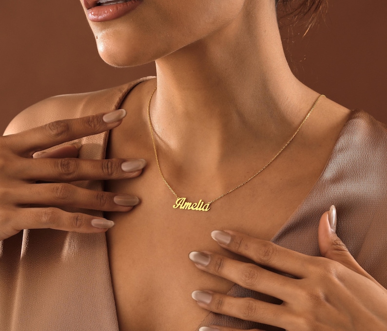 A 14K Gold Name Necklace as unique as the bond it represents. Perfectly personal for her, mom, or kids, and ready to surprise on Christmas or any day that calls for a meaningful gift.