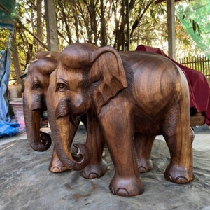 Carved elephants, 1 pair, oak color all over, no black fur, with ivory. Carved wooden elephant, auspicious elephant, handmade. zdjęcie 1